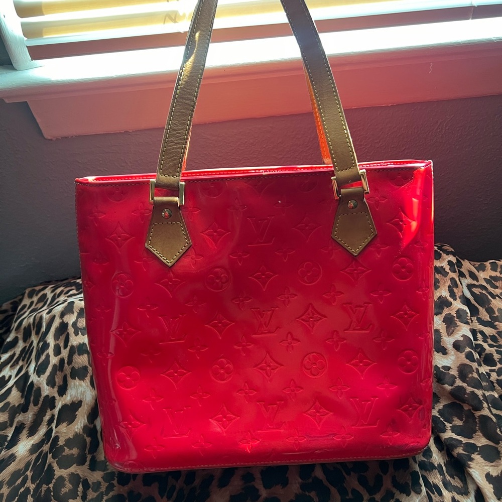 Louis Vuitton Houston Bag Monogram Vernis Fuchsia Pink
